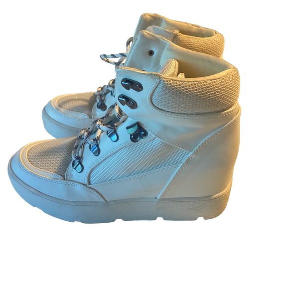 Madden Girl Negan white black and sliver high top chunky boots size 8.5 M - Picture 3 of 12